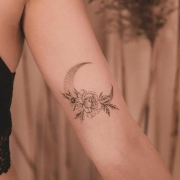 tatuaje luna