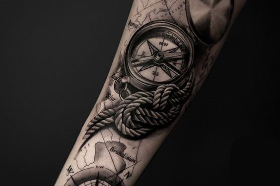 tatuaje brujula