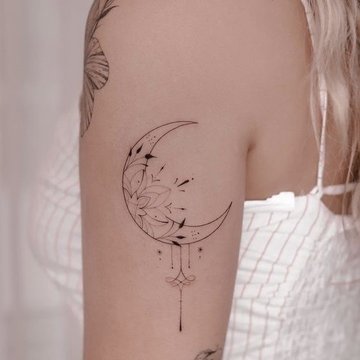 tatuaje luna