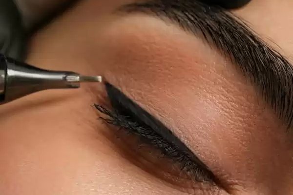 Tatuar linea ojos