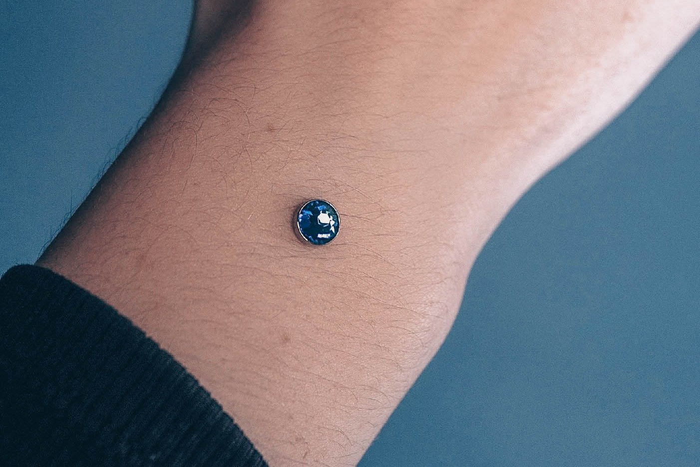 Piercing microdermal