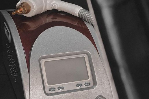 Tecnología láser en para la eliminación de maquillaje