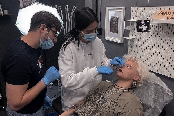 Curso de piercing en Granada
