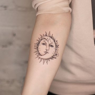tatuaje luna