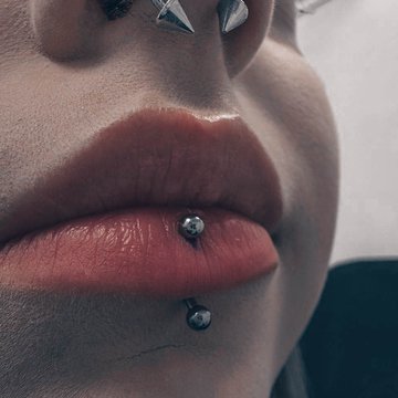 labret vertical
