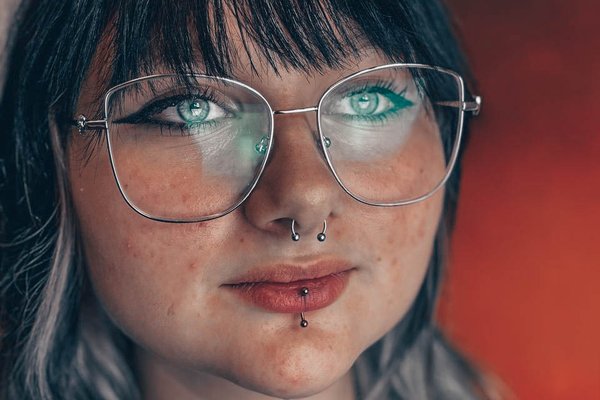 labret vertical