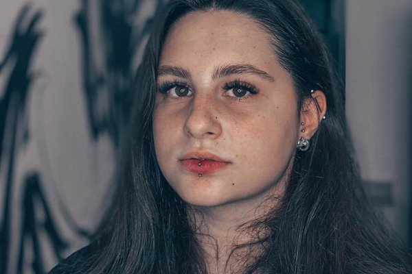 labret vertical