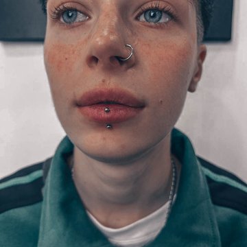 labret vertical