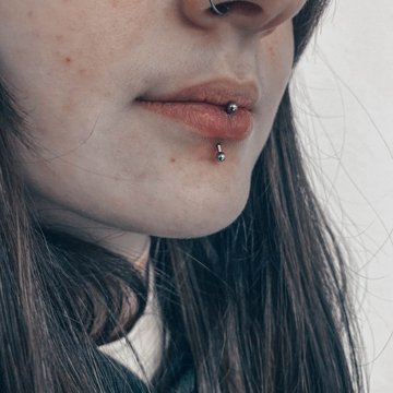labret vertical
