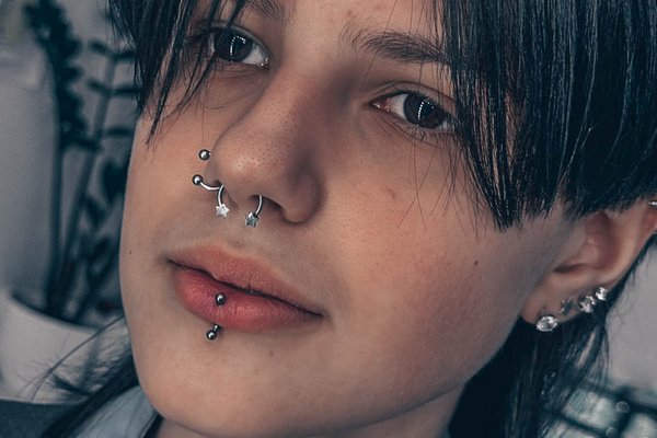 labret vertical