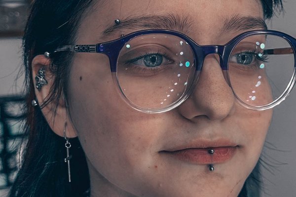 labret vertical